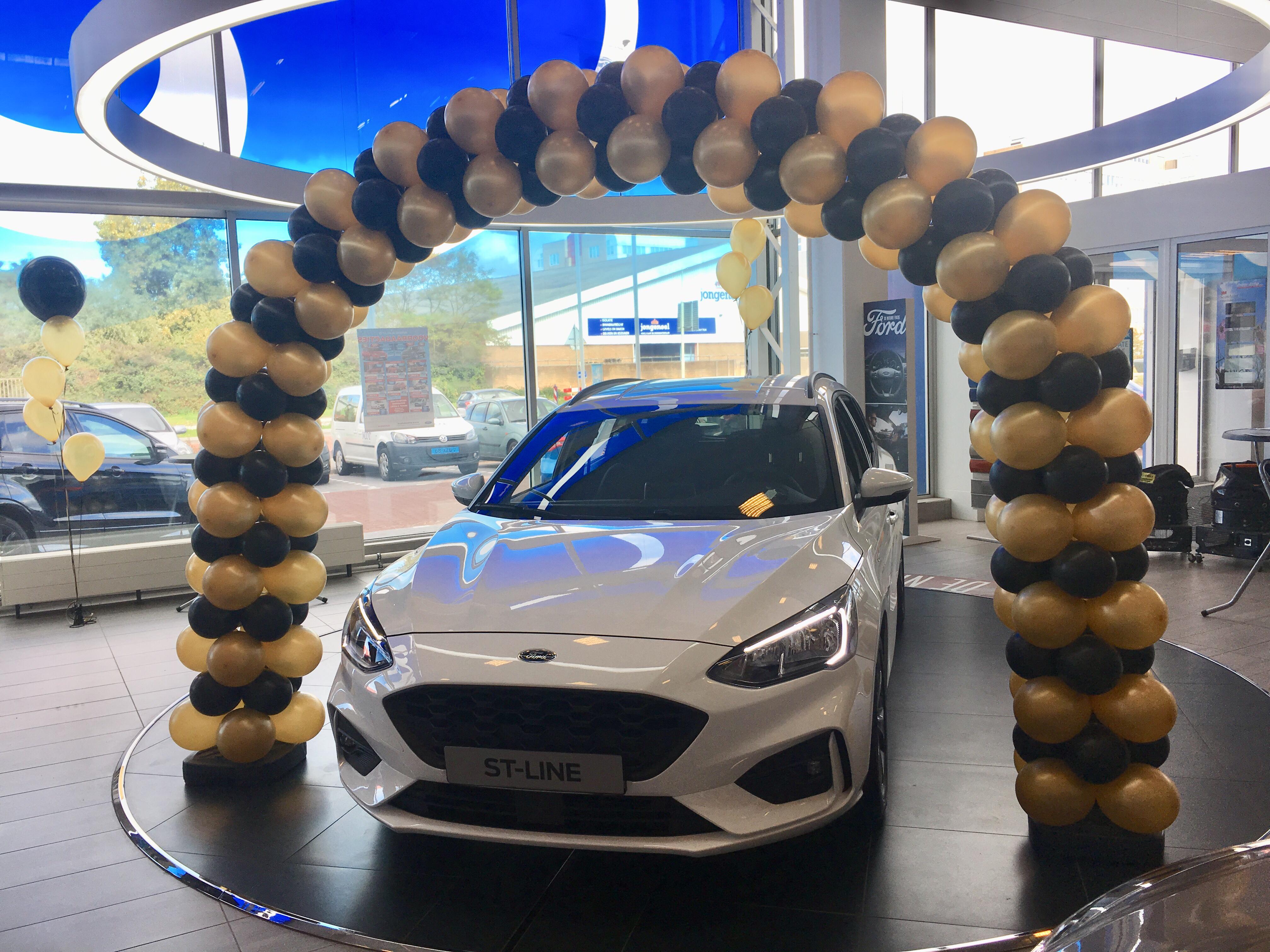 Ballonboog voor Auto Showcases